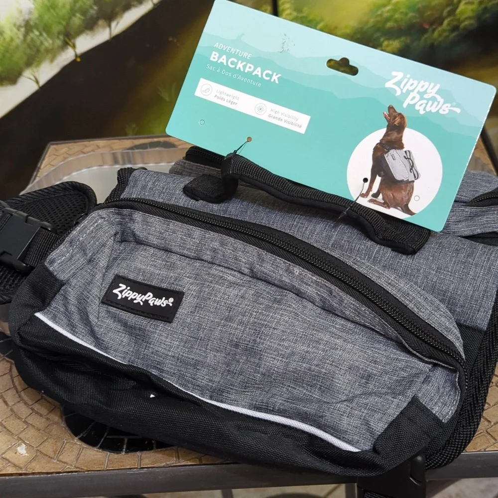 NWT Zippy Paws Adventure Dog Backpack - Gray